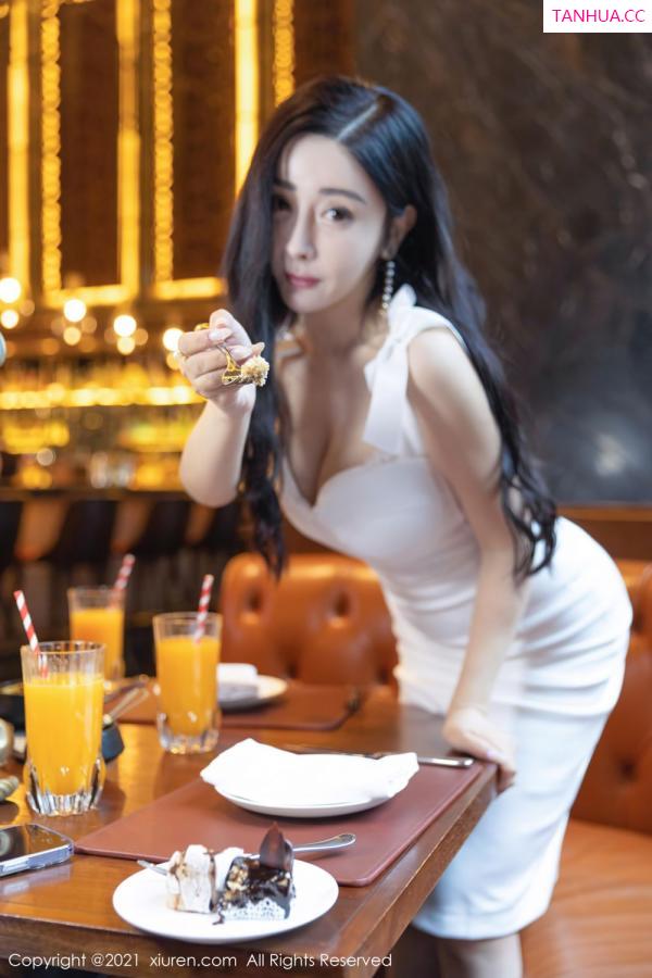 允薾  [XiuRen]高清写真图 2021.11.02 No.4155 允薾第15张图片